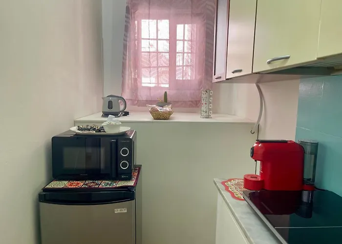 La Casuzza Del Borgo بيت للعطل *